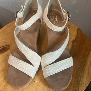 TOMS Clarissa Wedge Linen Strap size 7.5